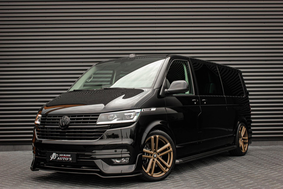 Volkswagen Transporter 2.0 TDI L2H1 150PK DIRECT RIJDEN BULLI SPECIAL / LEDEREN BEKLEDING / DUBBEL CABINE / NAVIGATIE / ACTIVE
