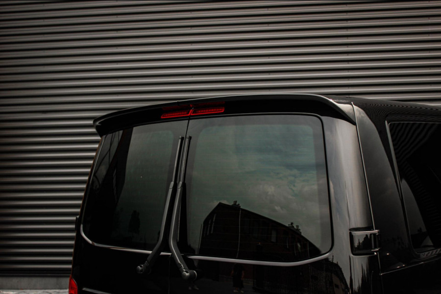 Volkswagen Transporter 2.0 TDI L2H1 150PK DIRECT RIJDEN BULLI SPECIAL / LEDEREN BEKLEDING / DUBBEL CABINE / NAVIGATIE / ACTIVE