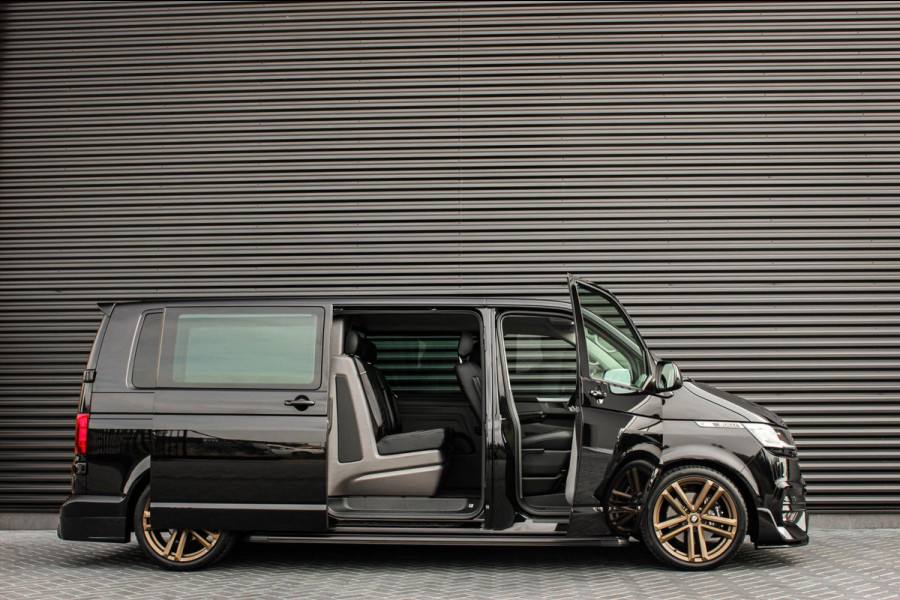 Volkswagen Transporter 2.0 TDI L2H1 150PK DIRECT RIJDEN BULLI SPECIAL / LEDEREN BEKLEDING / DUBBEL CABINE / NAVIGATIE / ACTIVE