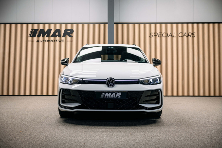 Volkswagen Passat R-Line Diesel | Trekhaak | Pano | Head-up | Stoelmassage |