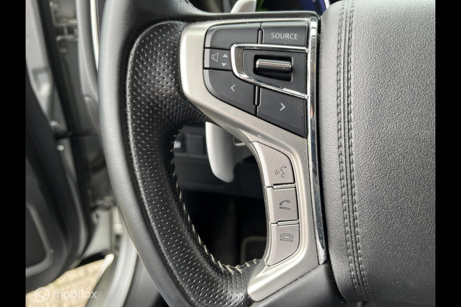 Mitsubishi Outlander 2.4 PHEV Pure trekhaak parkeersensoren camera