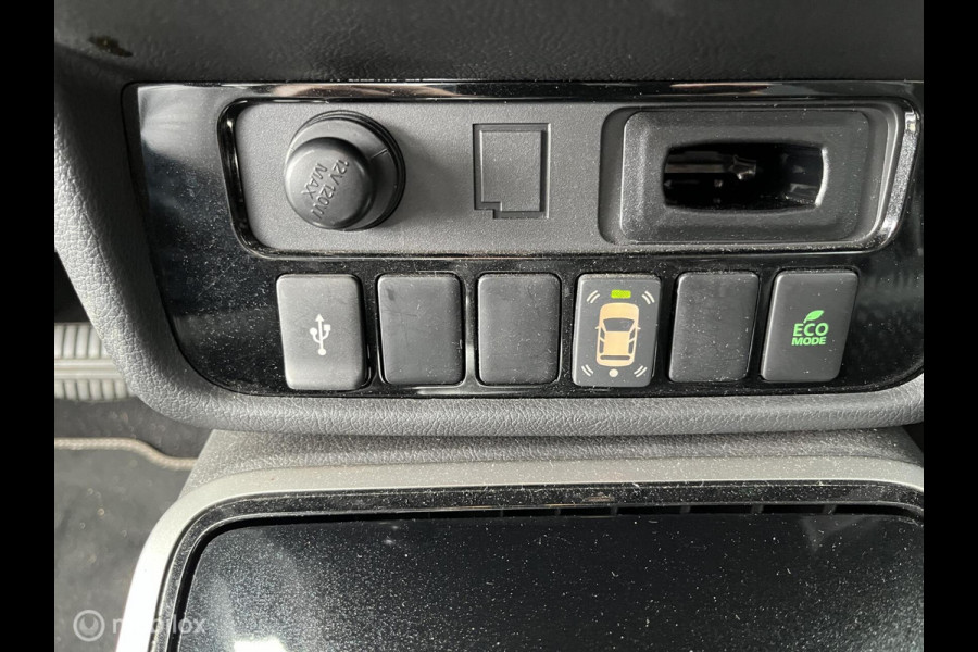 Mitsubishi Outlander 2.4 PHEV Pure trekhaak parkeersensoren camera
