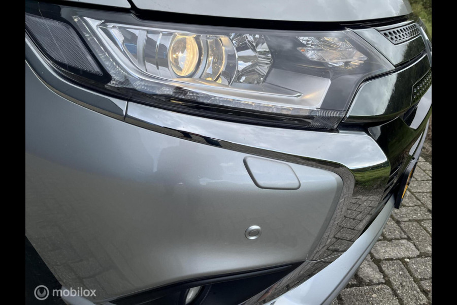 Mitsubishi Outlander 2.4 PHEV Pure trekhaak parkeersensoren camera