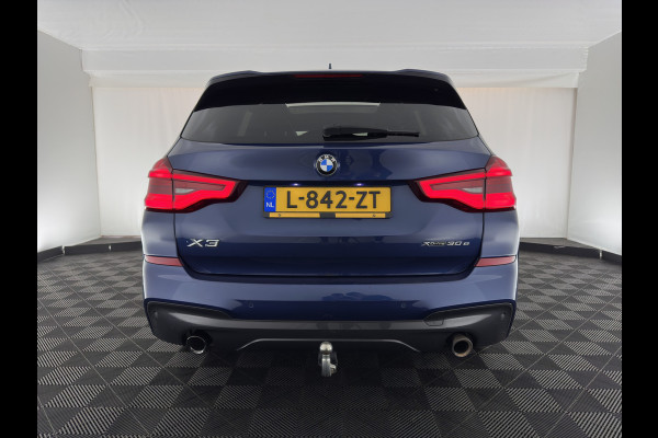 BMW X3 xDrive30e M-Sportpack Business Edition Plus (INCL-BTW) *PANO | LUXURY-LEATHER | FULL-LED | DIGI-COCKPIT | HIFI-SOUND | CARPLAY | DAB+ | HEATED-SPORTSEATS | AMBIENT-LIGHT | PRIVACY-GLASS | SHIFT-PADDLES | TOWBAR | 19''ALU*
