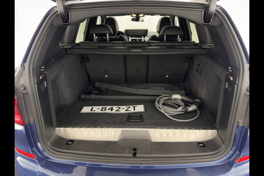 BMW X3 xDrive30e M-Sportpack Business Edition Plus (INCL-BTW) *PANO | LUXURY-LEATHER | FULL-LED | DIGI-COCKPIT | HIFI-SOUND | CARPLAY | DAB+ | HEATED-SPORTSEATS | AMBIENT-LIGHT | PRIVACY-GLASS | SHIFT-PADDLES | TOWBAR | 19''ALU*