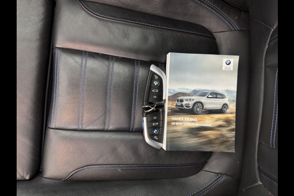 BMW X3 xDrive30e M-Sportpack Business Edition Plus (INCL-BTW) *PANO | LUXURY-LEATHER | FULL-LED | DIGI-COCKPIT | HIFI-SOUND | CARPLAY | DAB+ | HEATED-SPORTSEATS | AMBIENT-LIGHT | PRIVACY-GLASS | SHIFT-PADDLES | TOWBAR | 19''ALU*