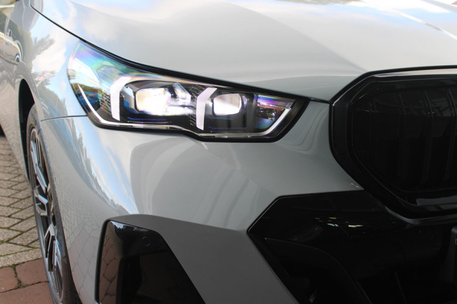 BMW 5 Serie Touring 520i | M-SPORT INTERIEUR / EXTERIEUR | MULTIFUNCTIONELE SPORTSTOELEN, VOLLEDIG ELEKTRISCH MET GEHEUGEN | VOORSTOELEN VERWARMD / GEVENTILEERD | ACHTERBANK VERWARMD | HALF LEDER / HALF ALCANTARA BEKLEDING | GLAZEN PANORAMA DAK | HARMAN KARDON PREMIUM AUDIO | APPLE CARPLAY / ANDROID AUTO | EXTRA GETINT GLAS ACHTER | GECOMBINEERD RADAR- CAMERA SYSTEEM | NAVIGATIE |