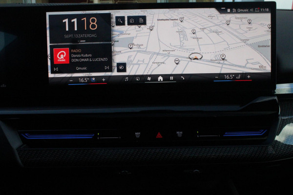 BMW 5 Serie Touring 520i | M-SPORT INTERIEUR / EXTERIEUR | MULTIFUNCTIONELE SPORTSTOELEN, VOLLEDIG ELEKTRISCH MET GEHEUGEN | VOORSTOELEN VERWARMD / GEVENTILEERD | ACHTERBANK VERWARMD | HALF LEDER / HALF ALCANTARA BEKLEDING | GLAZEN PANORAMA DAK | HARMAN KARDON PREMIUM AUDIO | APPLE CARPLAY / ANDROID AUTO | EXTRA GETINT GLAS ACHTER | GECOMBINEERD RADAR- CAMERA SYSTEEM | NAVIGATIE |