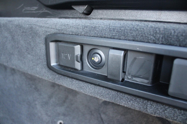 BMW 5 Serie Touring 520i | M-SPORT INTERIEUR / EXTERIEUR | MULTIFUNCTIONELE SPORTSTOELEN, VOLLEDIG ELEKTRISCH MET GEHEUGEN | VOORSTOELEN VERWARMD / GEVENTILEERD | ACHTERBANK VERWARMD | HALF LEDER / HALF ALCANTARA BEKLEDING | GLAZEN PANORAMA DAK | HARMAN KARDON PREMIUM AUDIO | APPLE CARPLAY / ANDROID AUTO | EXTRA GETINT GLAS ACHTER | GECOMBINEERD RADAR- CAMERA SYSTEEM | NAVIGATIE |