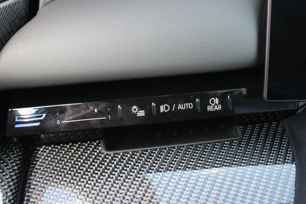 BMW 5 Serie Touring 520i | M-SPORT INTERIEUR / EXTERIEUR | MULTIFUNCTIONELE SPORTSTOELEN, VOLLEDIG ELEKTRISCH MET GEHEUGEN | VOORSTOELEN VERWARMD / GEVENTILEERD | ACHTERBANK VERWARMD | HALF LEDER / HALF ALCANTARA BEKLEDING | GLAZEN PANORAMA DAK | HARMAN KARDON PREMIUM AUDIO | APPLE CARPLAY / ANDROID AUTO | EXTRA GETINT GLAS ACHTER | GECOMBINEERD RADAR- CAMERA SYSTEEM | NAVIGATIE |