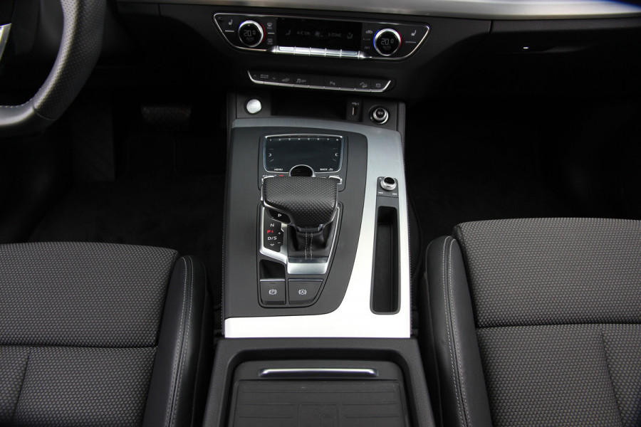 Audi Q5 55 TFSI e quattro Competition | S-line | ACC | Trekhaak | Matrix | Keyless