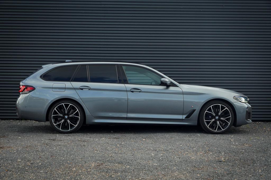 BMW 5 Serie Touring 530i High Executive / M-Pakket / Pano / HUD / Trekhaak / Incl BTW / Laser