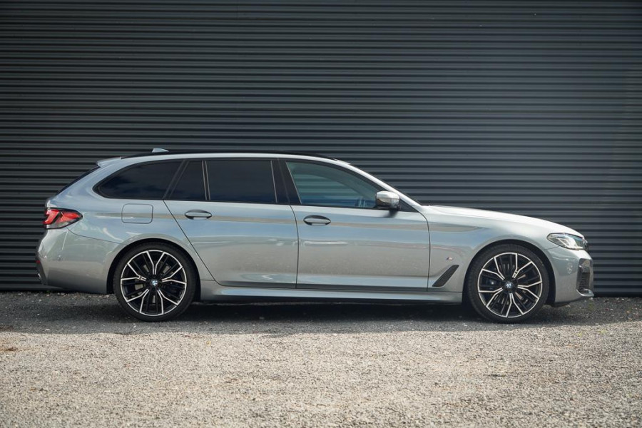 BMW 5 Serie Touring 530i High Executive / M-Pakket / Pano / HUD / Trekhaak / Incl BTW / Laser