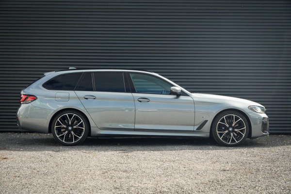 BMW 5 Serie Touring 530i High Executive / M-Pakket / Pano / HUD / Trekhaak / Incl BTW / Laser