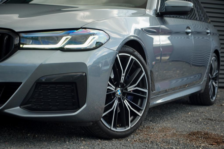 BMW 5 Serie Touring 530i High Executive / M-Pakket / Pano / HUD / Trekhaak / Incl BTW / Laser