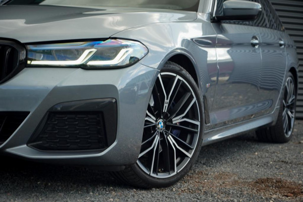BMW 5 Serie Touring 530i High Executive / M-Pakket / Pano / HUD / Trekhaak / Incl BTW / Laser
