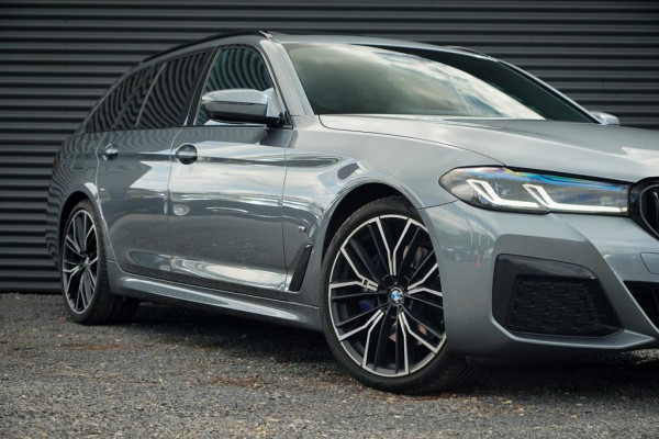 BMW 5 Serie Touring 530i High Executive / M-Pakket / Pano / HUD / Trekhaak / Incl BTW / Laser