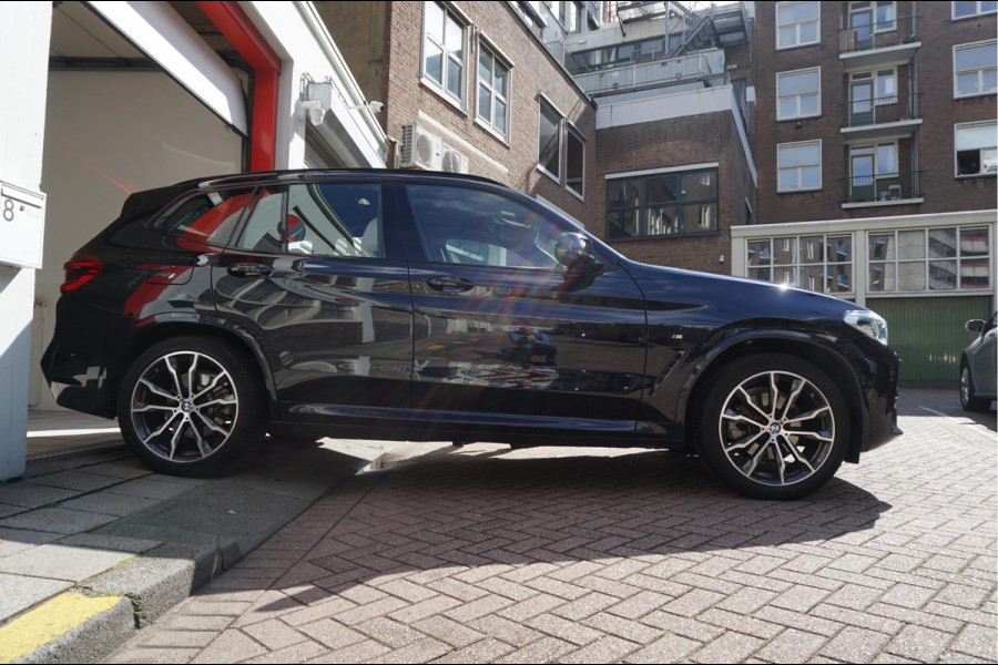 BMW X3 xDrive20i High Executive 3x M-SPORT (Aerodynamica/ onderstel/ interieur) Nederlandse BMW (NAP) | BMW dealer onderhouden | 20inch | Trekhaak | Sfeerverlichting |