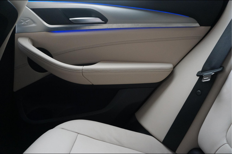 BMW X3 xDrive20i High Executive 3x M-SPORT (Aerodynamica/ onderstel/ interieur) Nederlandse BMW (NAP) | BMW dealer onderhouden | 20inch | Trekhaak | Sfeerverlichting |