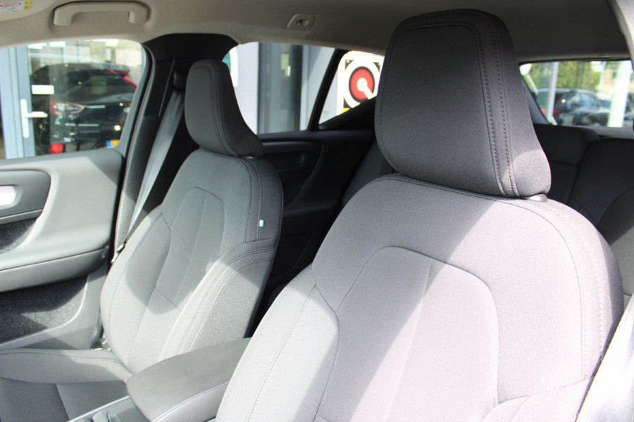 Volvo XC40 1.5 T3 Momentum | Trekhaak | Cruise control | Navigatie | Stoel-/Stuurverwarming