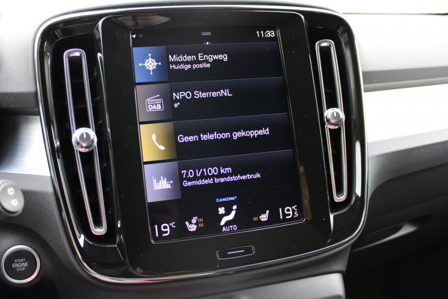 Volvo XC40 1.5 T3 Momentum | Trekhaak | Cruise control | Navigatie | Stoel-/Stuurverwarming