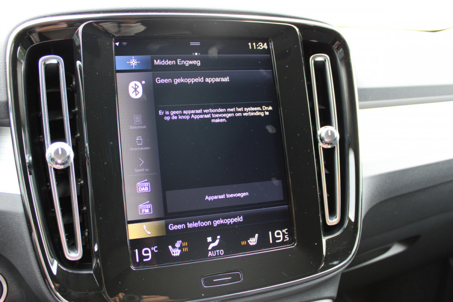 Volvo XC40 1.5 T3 Momentum | Trekhaak | Cruise control | Navigatie | Stoel-/Stuurverwarming