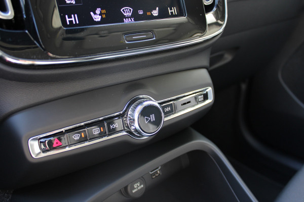 Volvo XC40 1.5 T3 Momentum | Trekhaak | Cruise control | Navigatie | Stoel-/Stuurverwarming