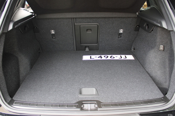 Volvo XC40 1.5 T3 Momentum | Trekhaak | Cruise control | Navigatie | Stoel-/Stuurverwarming