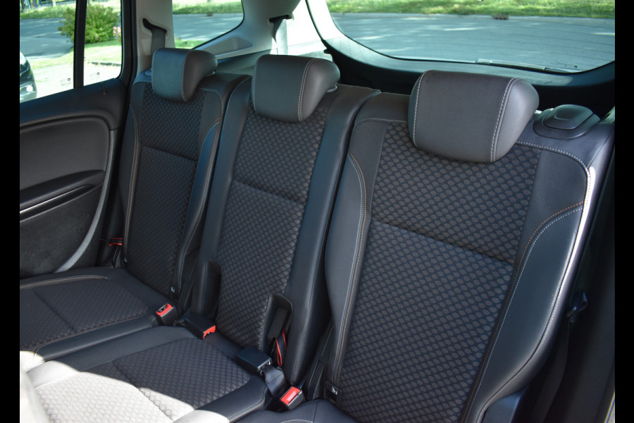 Opel Zafira 1.6 Turbo Automaat Online Edition / 7-zits / Carplay / 17" LM / Trekhaak / PDC v+a / Getint glas