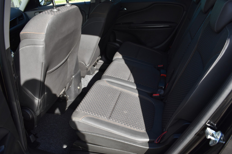 Opel Zafira 1.6 Turbo Automaat Online Edition / 7-zits / Carplay / 17" LM / Trekhaak / PDC v+a / Getint glas