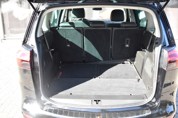 Opel Zafira 1.6 Turbo Automaat Online Edition / 7-zits / Carplay / 17" LM / Trekhaak / PDC v+a / Getint glas