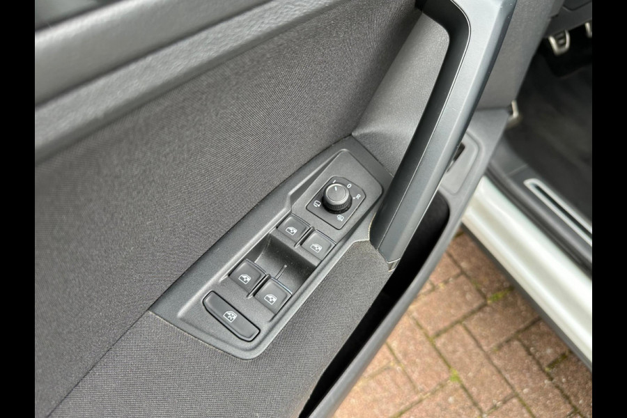Volkswagen Tiguan 1.4 TSI ACT| R-Line | PANO | LED | Carplay