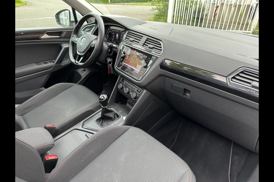 Volkswagen Tiguan 1.4 TSI ACT| R-Line | PANO | LED | Carplay