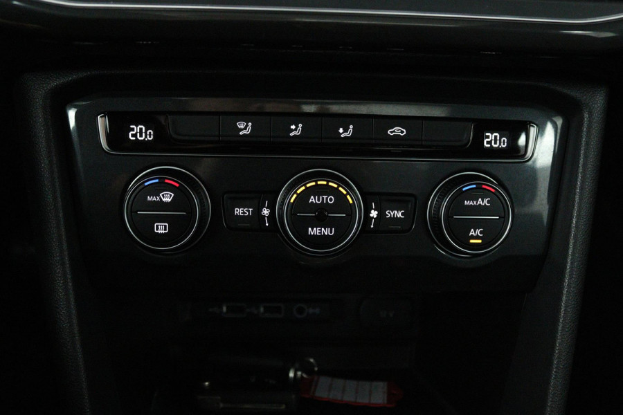 Seat Tarraco 1.5 TSI Style Limited Edition (PANORAMADAK, TREKHAAK, DIGITALE COCKPIT, NAVIGATIE, CARPLAY, PARKEERSENSOREN)