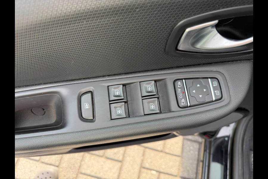 Renault Clio Estate 0.9 TCe Intens | Cruise | Navi | Bass Reflex