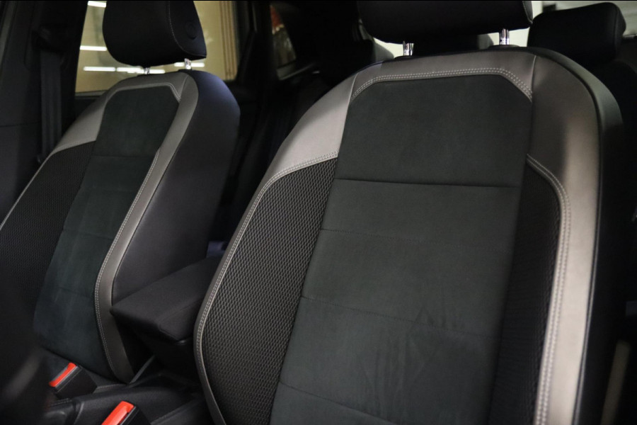 Volkswagen Polo 2.0 TSI GTI PANO/CARPLAY/STOELVERWARMING/VOL