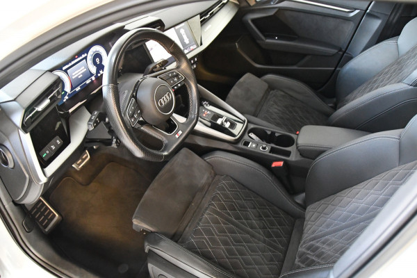 Audi A3 Sportback 40 TFSI e Business S-line, Panoramadak, Applecarplay