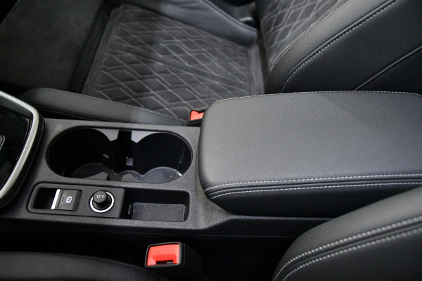 Audi A3 Sportback 40 TFSI e Business S-line, Panoramadak, Applecarplay