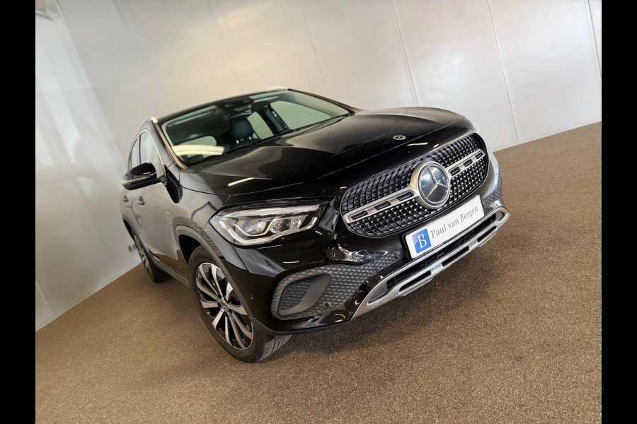 Mercedes-Benz GLA 250e Progressive-BURMESTER-SFEERVERLICHTING-STOELVERWARMING-CAMERA-COMPLEET
