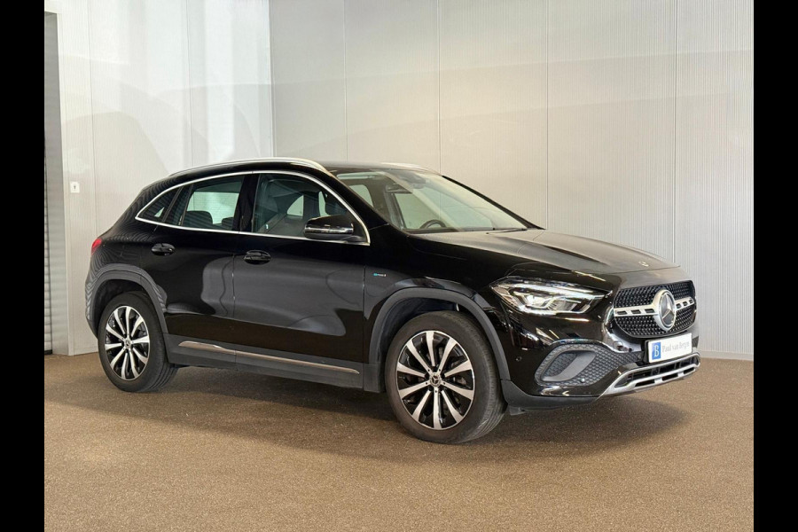 Mercedes-Benz GLA 250e Progressive-BURMESTER-SFEERVERLICHTING-STOELVERWARMING-CAMERA-COMPLEET