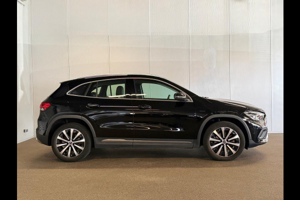 Mercedes-Benz GLA 250e Progressive-BURMESTER-SFEERVERLICHTING-STOELVERWARMING-CAMERA-COMPLEET