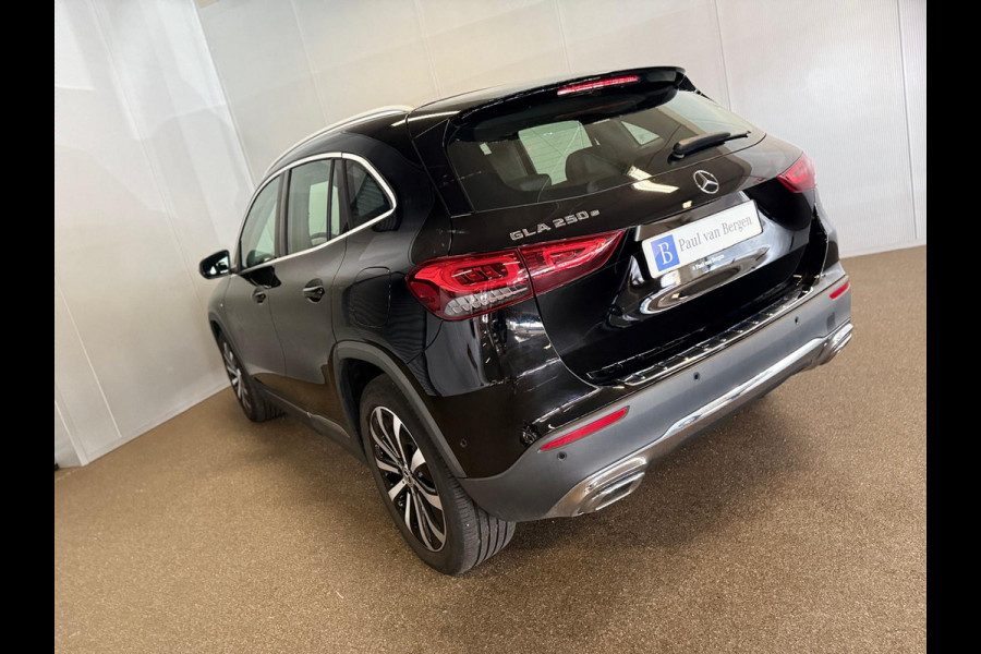 Mercedes-Benz GLA 250e Progressive-BURMESTER-SFEERVERLICHTING-STOELVERWARMING-CAMERA-COMPLEET