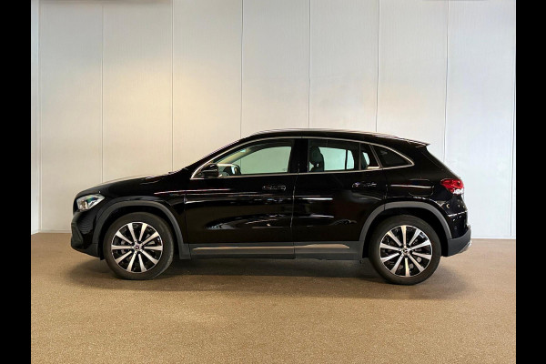 Mercedes-Benz GLA 250e Progressive-BURMESTER-SFEERVERLICHTING-STOELVERWARMING-CAMERA-COMPLEET