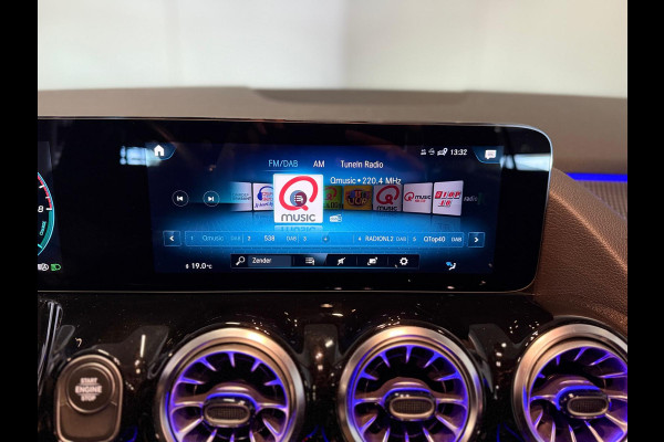 Mercedes-Benz GLA 250e Progressive-BURMESTER-SFEERVERLICHTING-STOELVERWARMING-CAMERA-COMPLEET