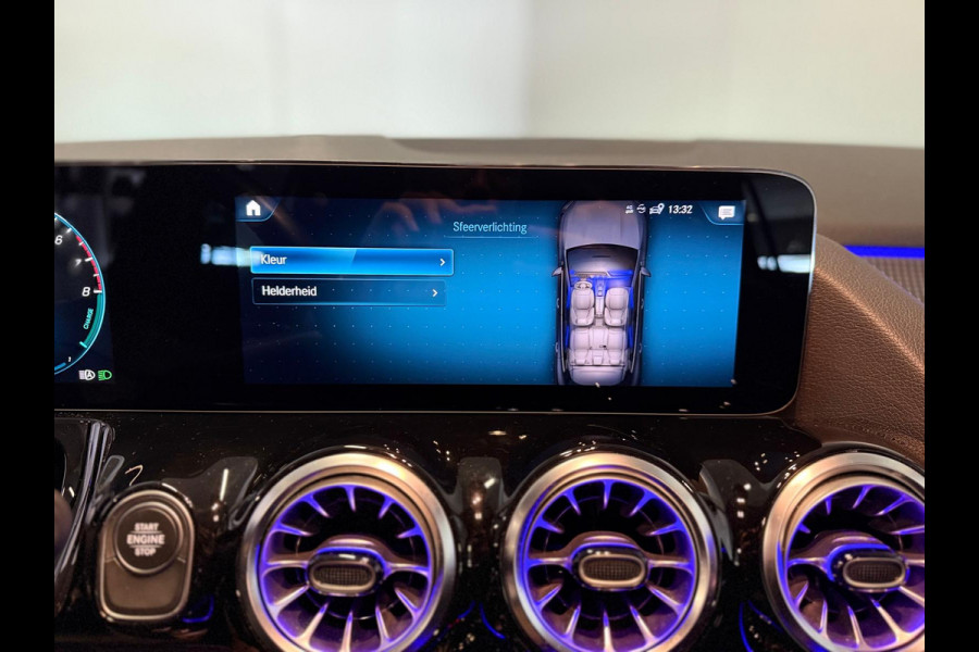Mercedes-Benz GLA 250e Progressive-BURMESTER-SFEERVERLICHTING-STOELVERWARMING-CAMERA-COMPLEET