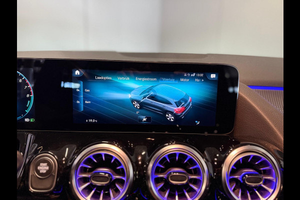 Mercedes-Benz GLA 250e Progressive-BURMESTER-SFEERVERLICHTING-STOELVERWARMING-CAMERA-COMPLEET