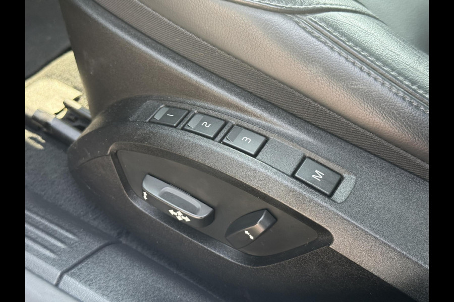 Volvo V40 2.0 T2 Nordic+ Dealer Onderhouden,Pano,Leder,Navi,Camera,Pdc,Stoelverw,123pk,Clima,Cruise,Lm velgen,N.A.P,6 Bak,Apk tot 06-2026 Volvo V40 2.0 T2 Nordic+ Dealer Onderhouden,Pano,Leder,Navi,Camera,Pdc,Stoelverw,123pk,Clima,Cruise,Lm velgen,N.A.P,6 Bak,Apk tot 06-2026