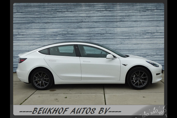 Tesla Model 3 Standard RWD Pano Trekhaak Navi Leer Soh 90,4%