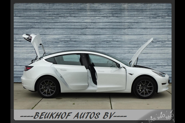 Tesla Model 3 Standard RWD Pano Trekhaak Navi Leer Soh 90,4%