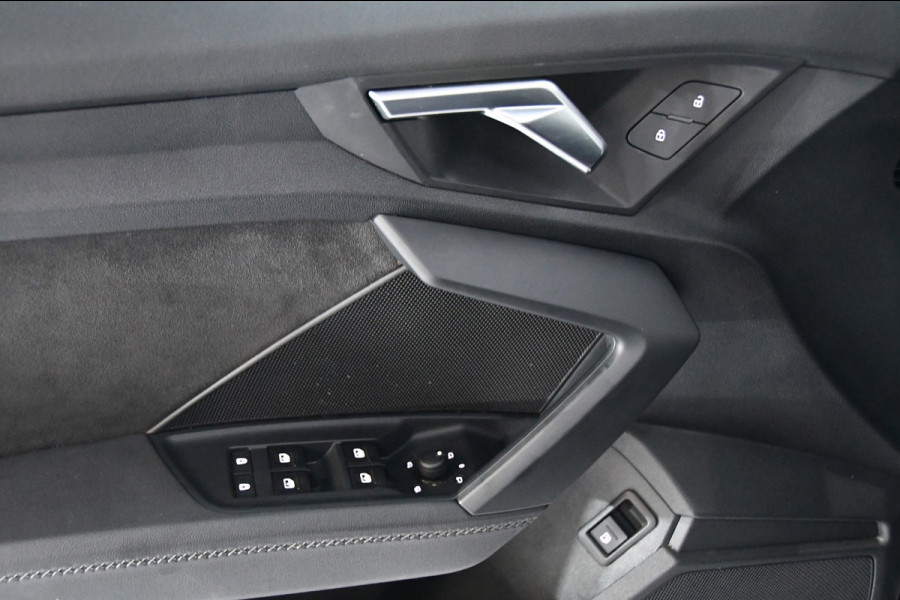 Audi A3 Sportback 40TFSI e Business S-line, Panoramadak, Applecarplay